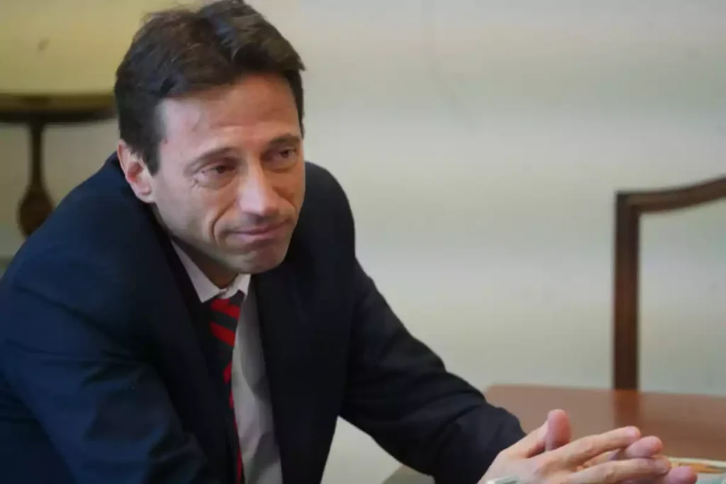 hacen cámara oculta a Marcelo Moretti tomando plata negra