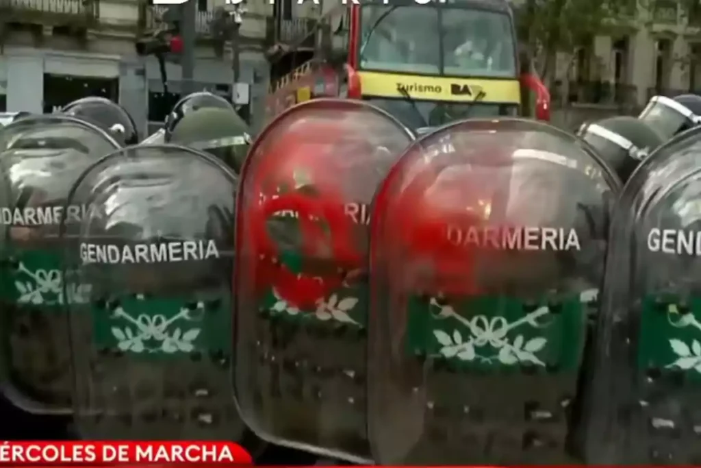 El grupo terrorista de izquierda Antifa dejó su marca en los disturbios en el Congreso