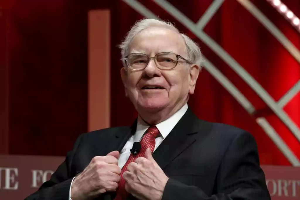 Warren Buffett anunció que dejará su cargo en Berkshire Hathaway a fin de año