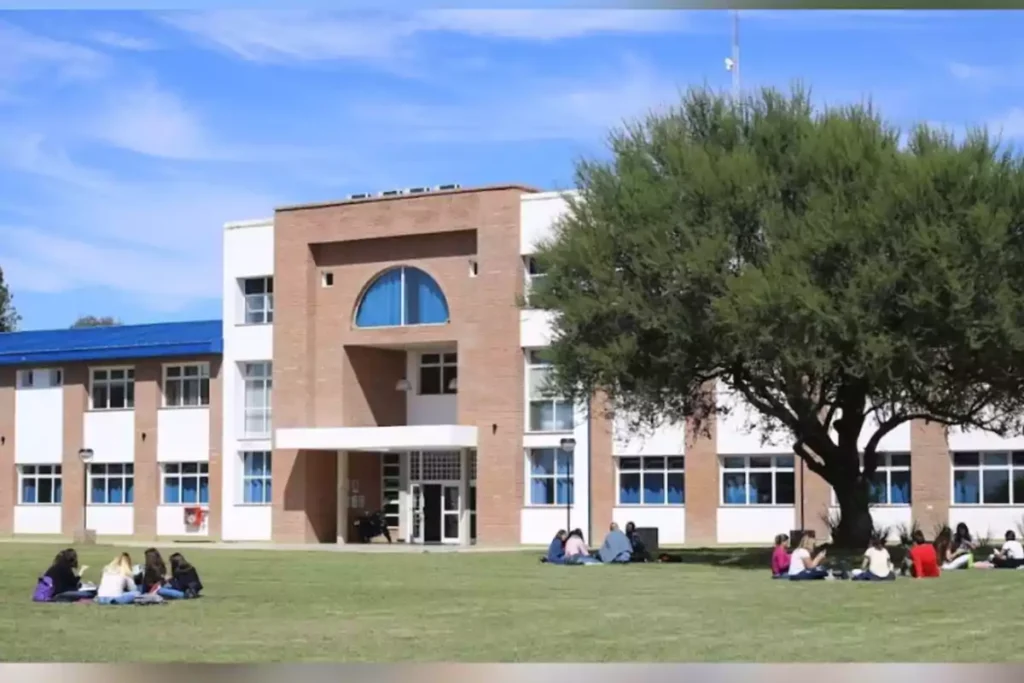 absurdo paro en la UNVM por el fallo contra CFK afectó las clases