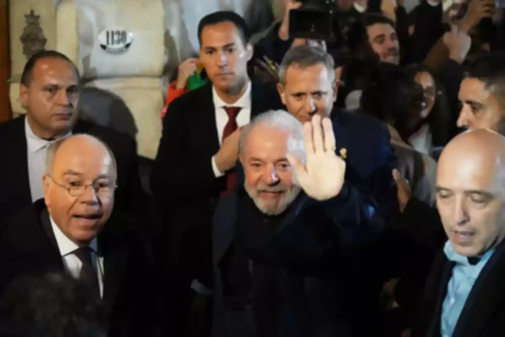 El dictador Lula Da Silva llegó a la Argentina y visitará a Cristina Kirchner