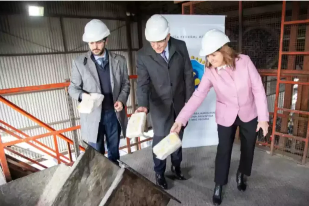Patricia Bullrich encabezó la quema de más de 1800 kilos de droga incautada