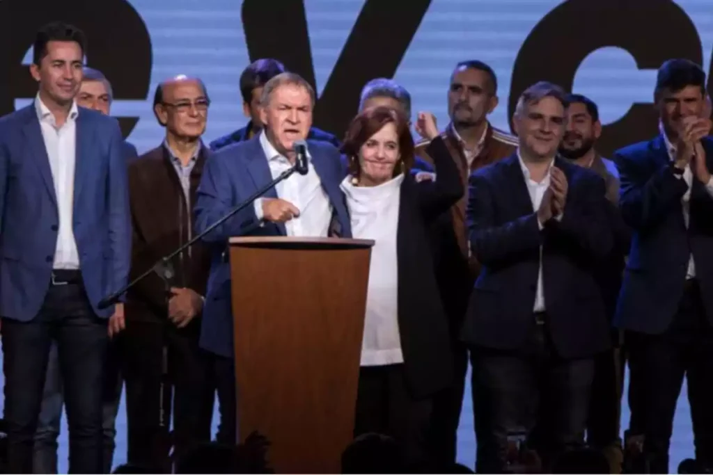 la interna peronista divide al partido en cuatro pedazos