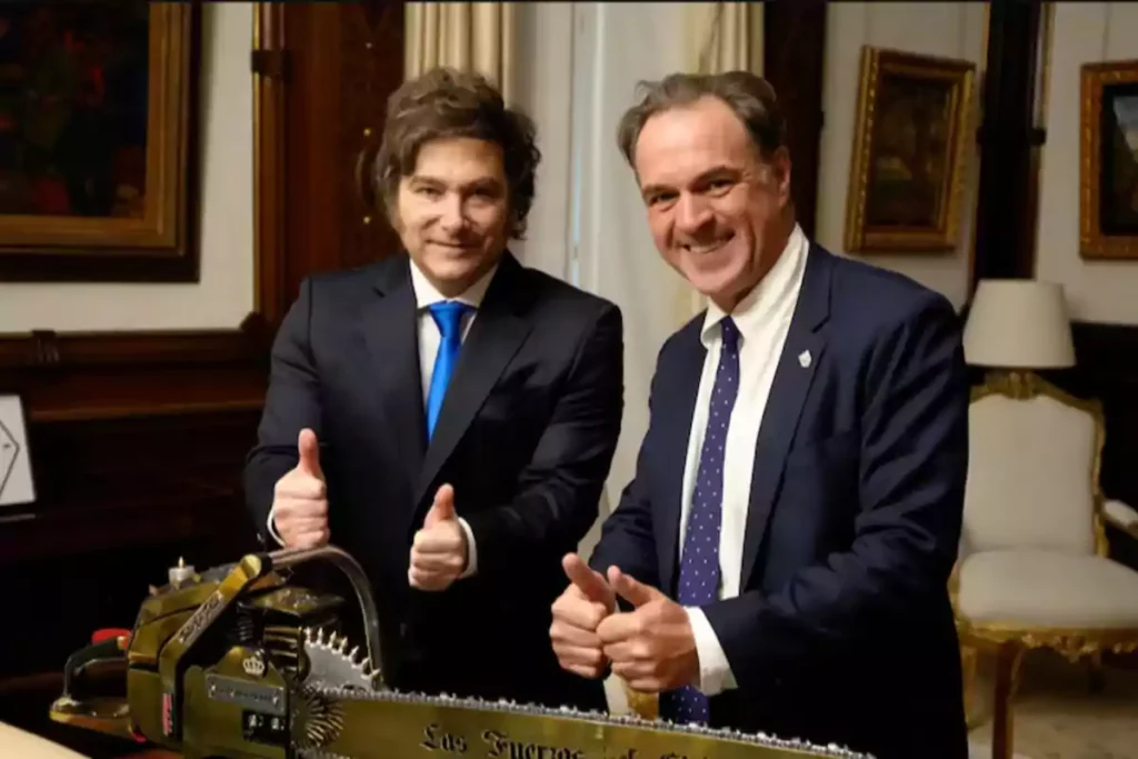 Ferguson pone a Argentina como modelo a seguir