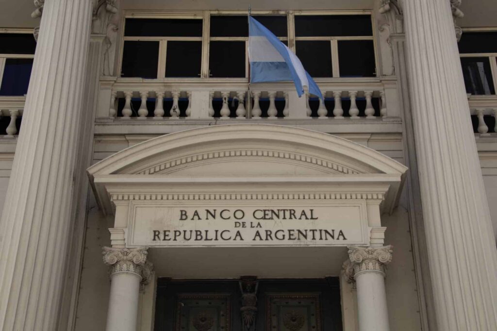 Bancos rechazan que billeteras virtuales puedan pagar salarios y jubilaciones