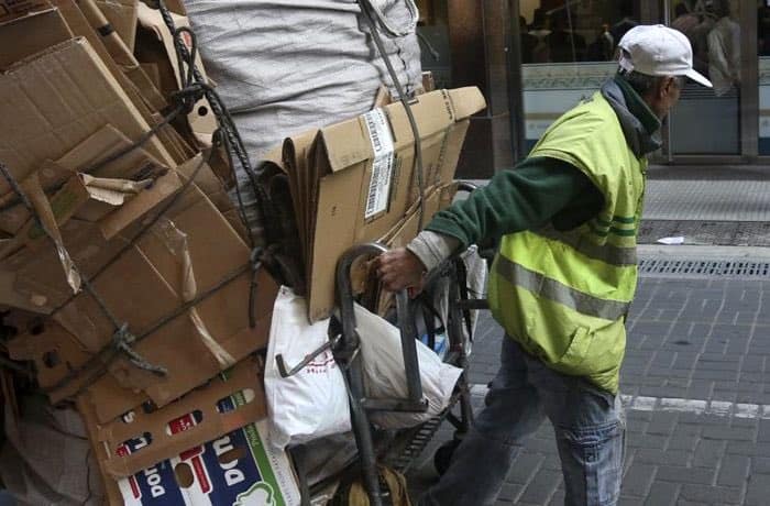 El Gobierno dice que redujo a la mitad la pobreza en dos años de gestión