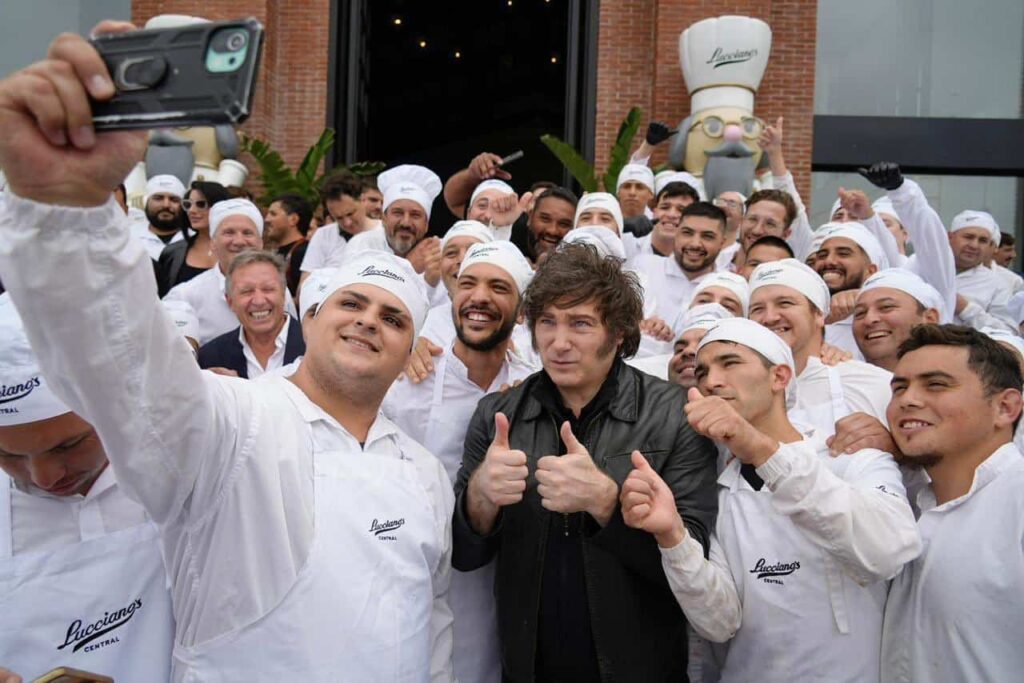 En modo campaña, Milei convocó desde el Parque Industrial de Mar del Plata a invertir en la Argentina