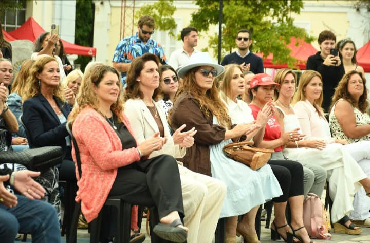 Se realizó el acto conmemorativo por el Día Internacional de la Mujer en la Plaza del Agua